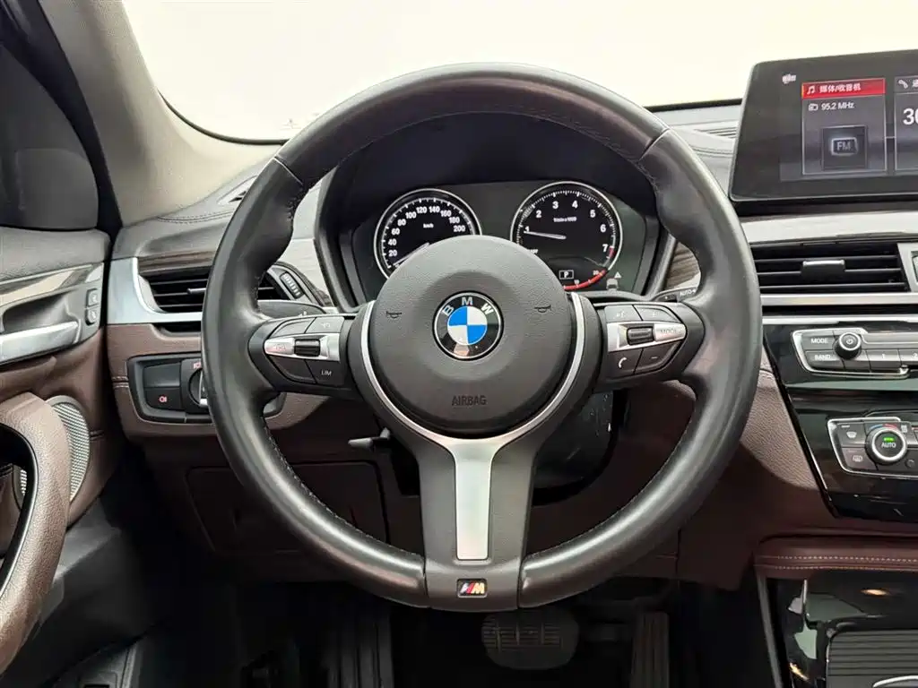BMW X1 2021 facelift xDrive25Li exclusive model купить на сайте DeffCars