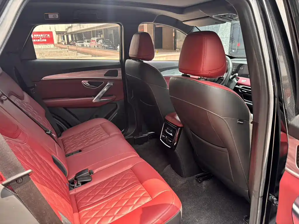 Jietu X70 PLUS 2021 model 1.5T DCT fire 5 seats купить на сайте DeffCars