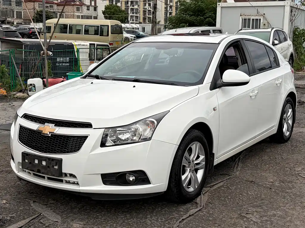 Cruze 2013 hatchback 1.6L manual luxury model купить на сайте DeffCars