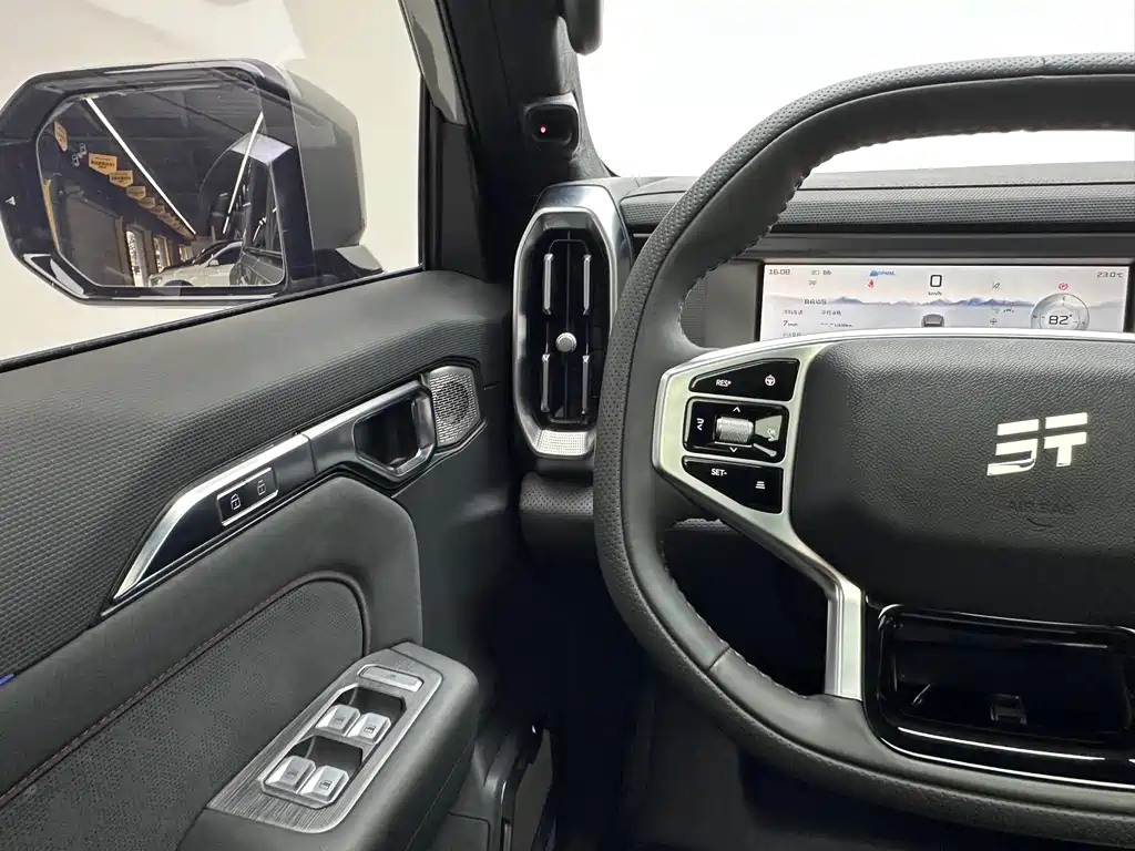 Jietu Traveler 2023 2.0T four-wheel drive crossover PRO+ купить на сайте DeffCars