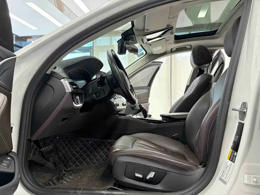 BMW 5 Series New Energy 2019 Model 530Le Luxury Package купить на сайте DeffCars