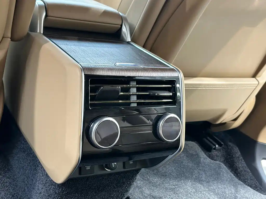 Range Rover 2024 3.0 L6 400PS Genesis Extended Edition купить на сайте DeffCars