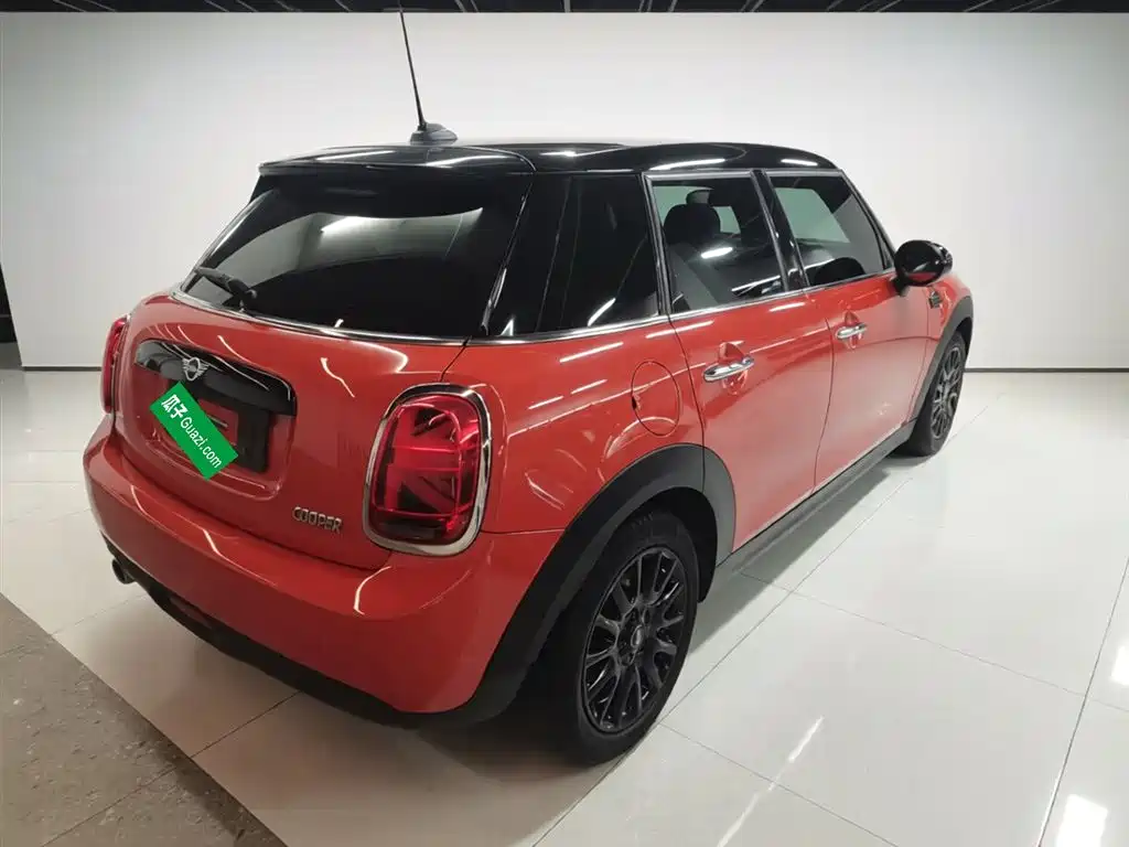MINI 2018 1.5T COOPER Classic Five-Door Edition купить на сайте DeffCars