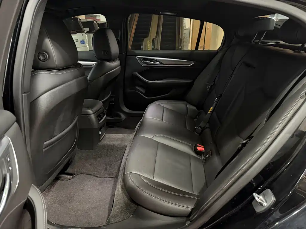 Cadillac CT5 2022 28T luxury model купить на сайте DeffCars