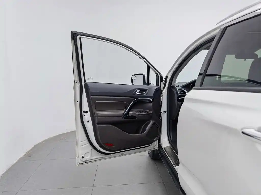 Trumpchi GS4 2015 200T Manual Deluxe Edition купить на сайте DeffCars