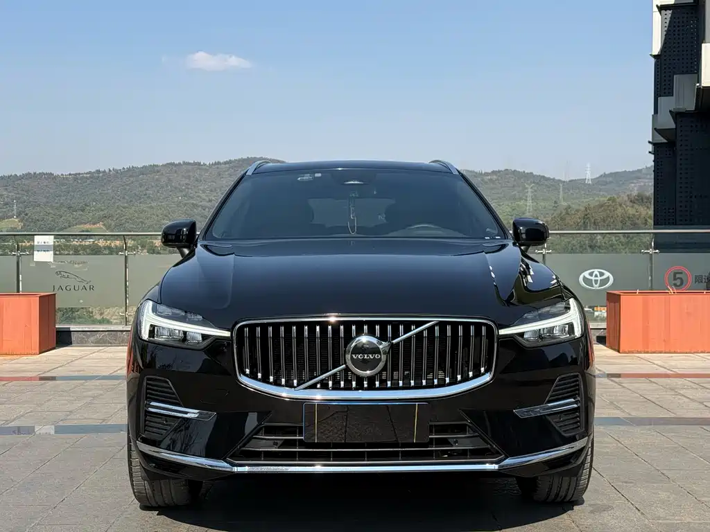 Volvo XC60 2023 B5 four-wheel drive Zhiyi Luxury Edition купить на сайте DeffCars