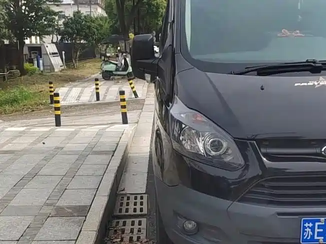 Transit 2023 2.0T gasoline automatic multi-functional commercial vehicle, center axis, roof, 5/6 seats купить на сайте DeffCars