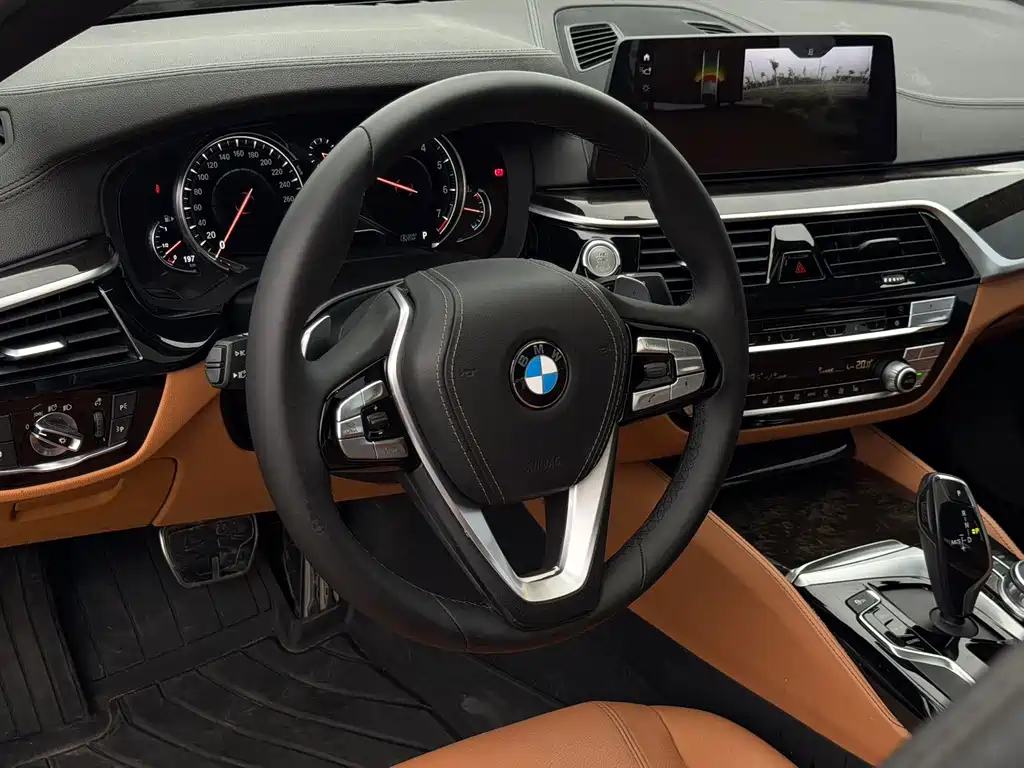 BMW 5 Series 2018 facelift 530Li leading M sports package купить на сайте DeffCars