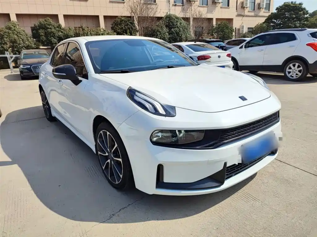Lynk & Co 03 2019 1.5TD DCT Powerful Edition National VI купить на сайте DeffCars