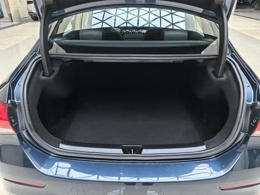 Mercedes-Benz A-Class 2019 A 180 L Sports Sedan купить на сайте DeffCars