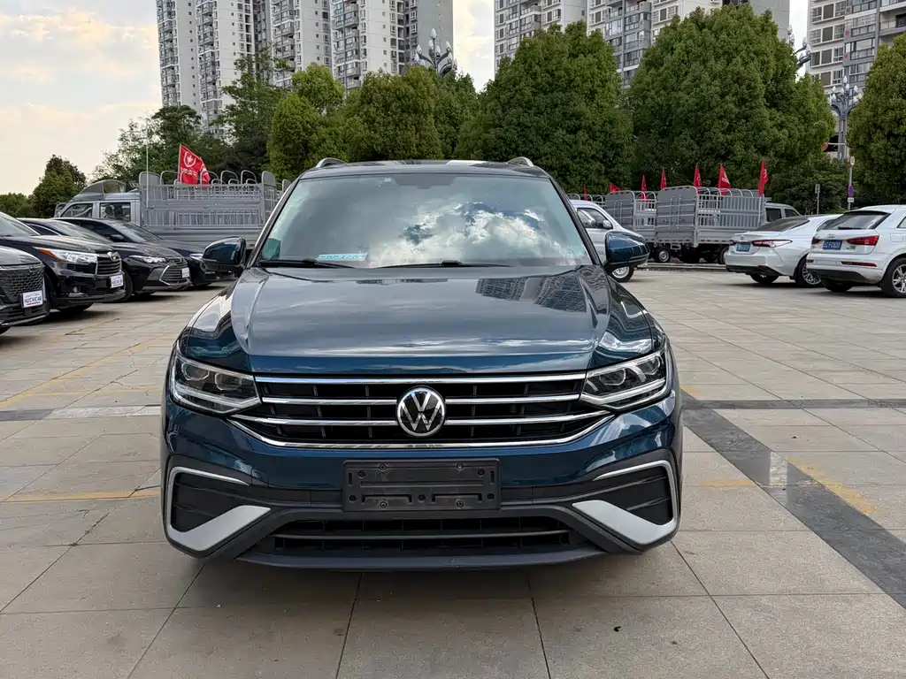 Tiguan L 2022 330TSI automatic two-wheel drive comfort version купить на сайте DeffCars