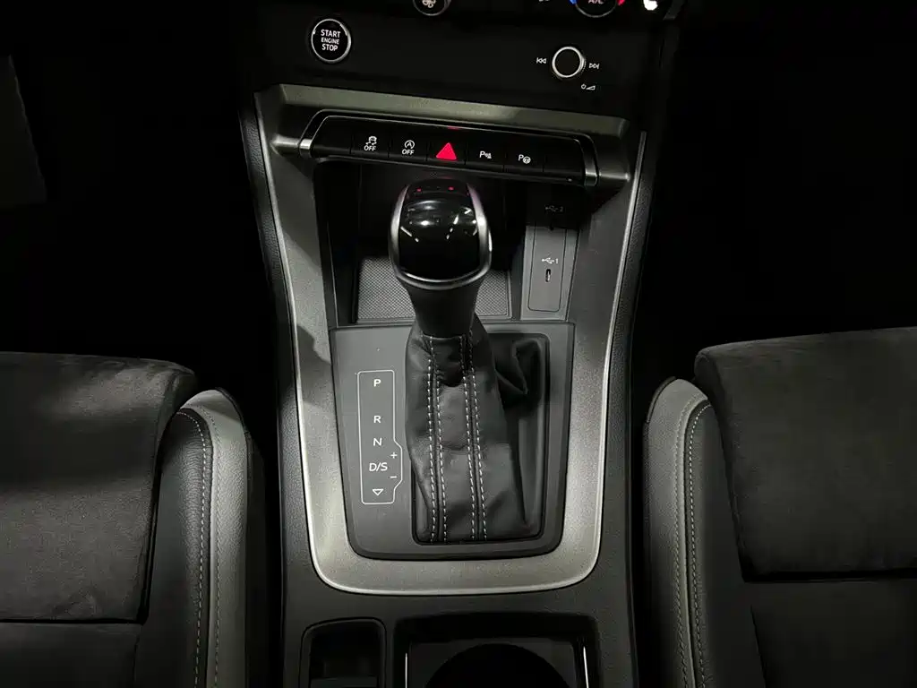 Audi Q3 2022 35 TFSI Fashionable and Dynamic купить на сайте DeffCars