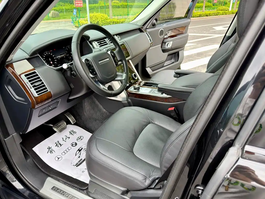 Range Rover 2022 3.0 L6 400PS Legendary Extended Classic Edition купить на сайте DeffCars