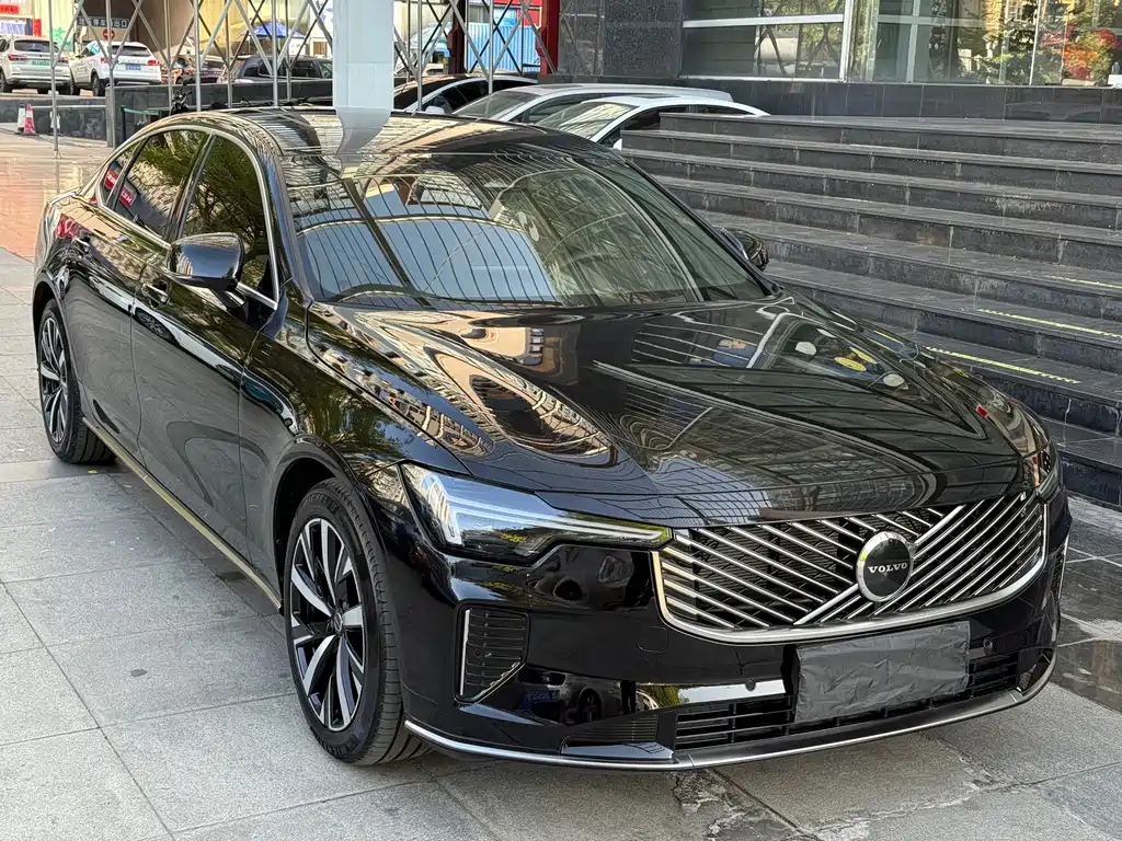 Volvo S90 2026 B5 Zhiyi Luxury Edition купить на сайте DeffCars