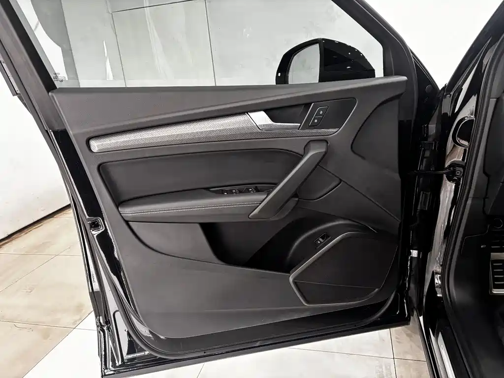 Audi Q5L 2023 40T luxury and dynamic model купить на сайте DeffCars
