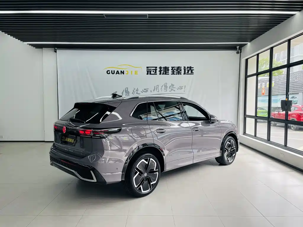 Tiguan L 2024 PRO 380TSI four-wheel drive R-Line Zhizun Edition купить на сайте DeffCars