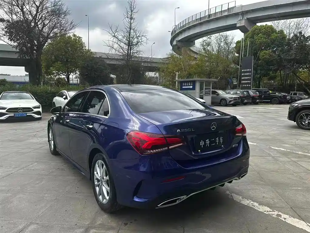 Mercedes-Benz A-Class 2020 Facelift A 200 L Sports Sedan Fashionable купить на сайте DeffCars