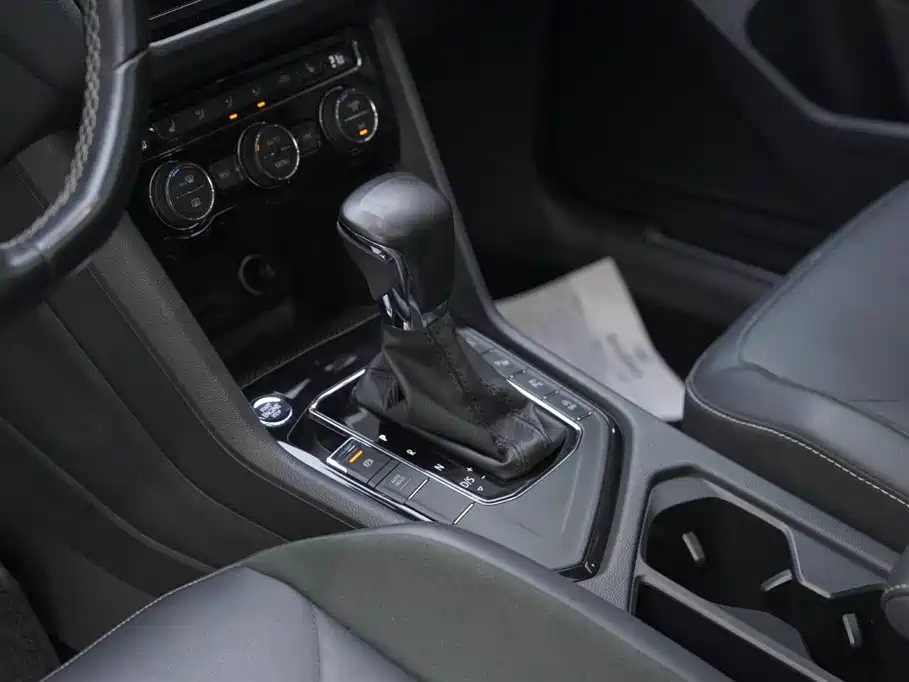 Tiguan L 2021 330TSI automatic two-wheel drive R-Line version купить на сайте DeffCars