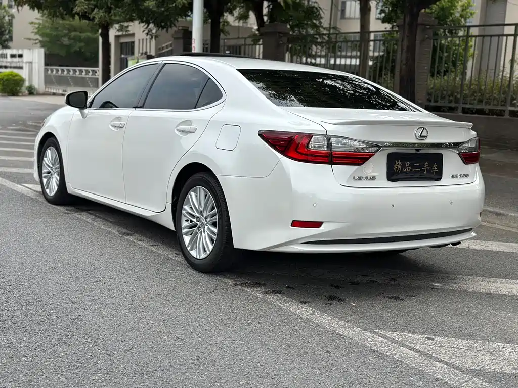 Lexus ES 2015 200 Elite Edition купить на сайте DeffCars