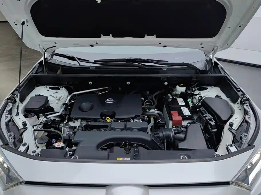 RAV4 Rongfang 2022 2.0L CVT two-wheel drive fashion version купить на сайте DeffCars