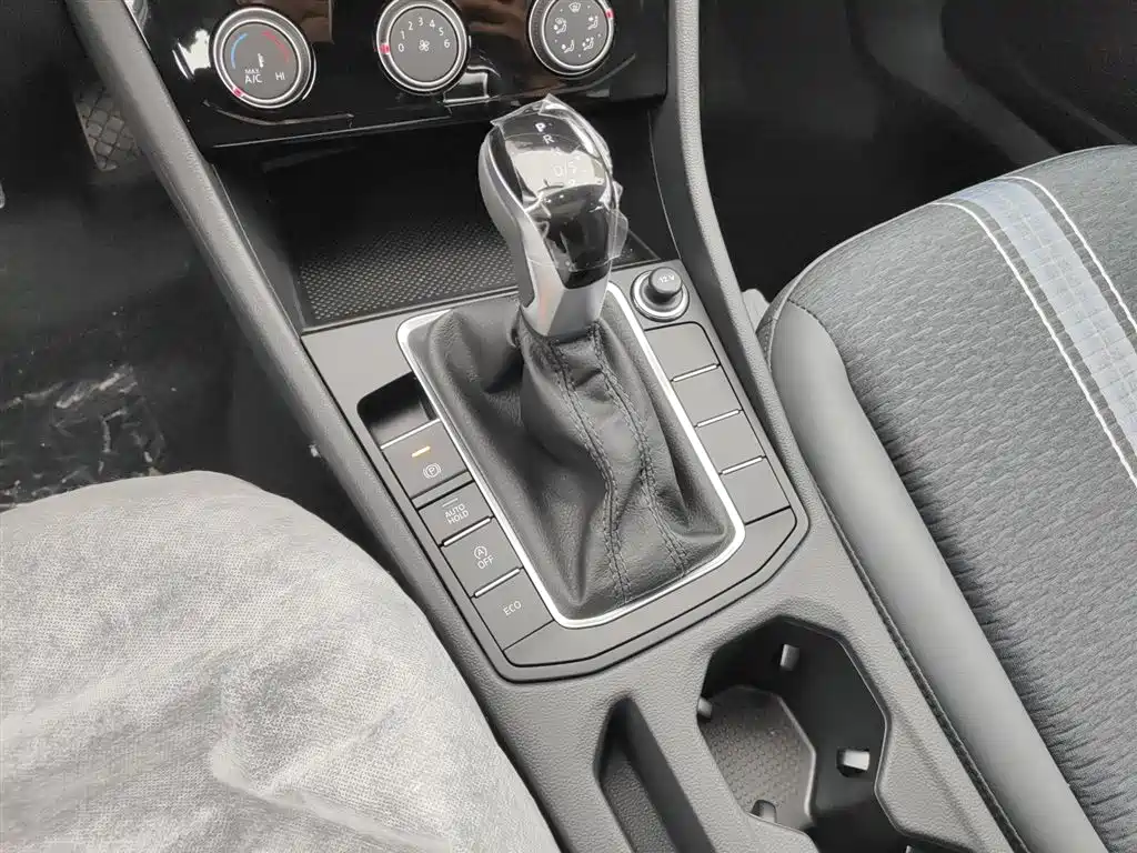 Sagitar 2025 facelift 200TSI DSG flyover version купить на сайте DeffCars