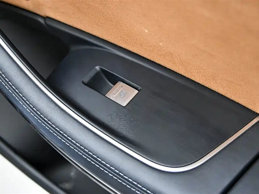 Audi A8 2024 A8L 50 TFSI quattro Premium Selection купить на сайте DeffCars