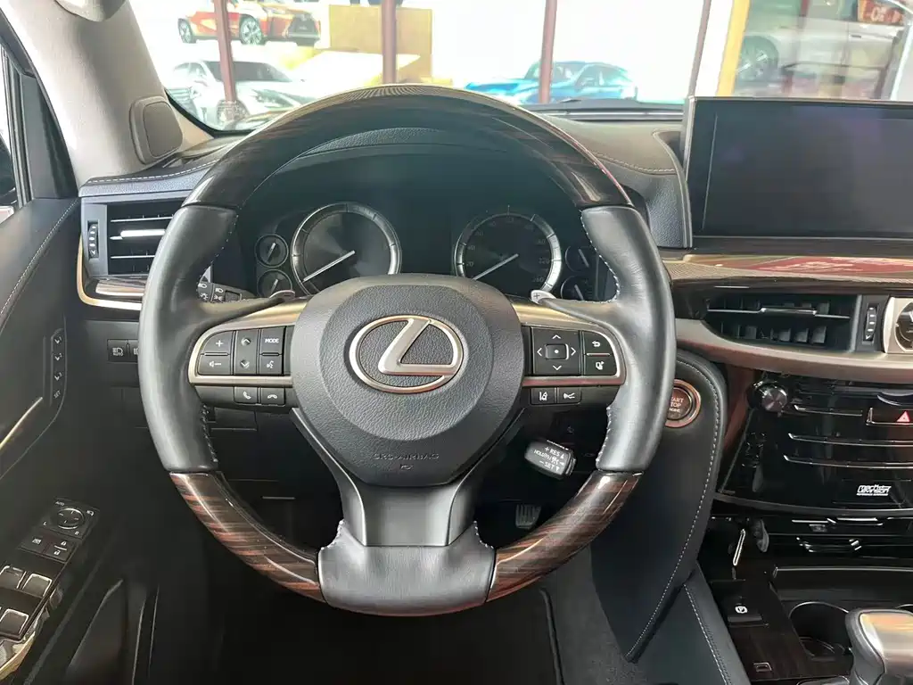 Lexus LX 2019 570 Premium Luxury Edition купить на сайте DeffCars