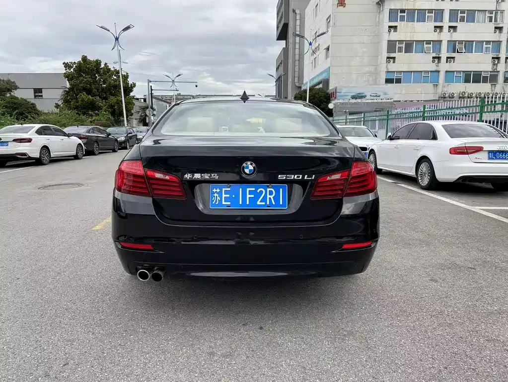 BMW 5 Series 2013 530Li Leading Model купить на сайте DeffCars