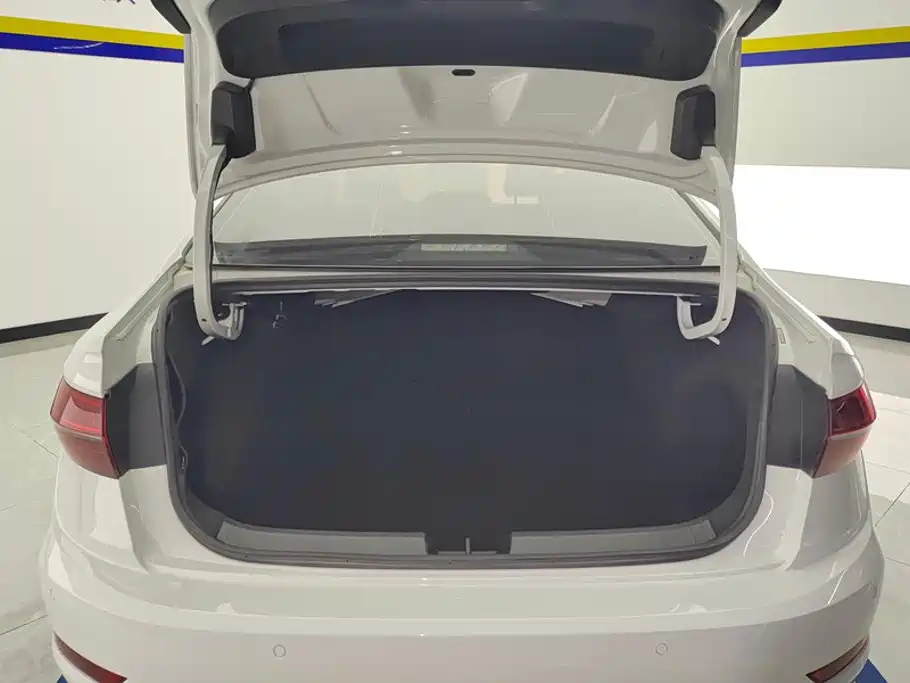 Sagitar 2020 200TSI DSG Comfort Country VI купить на сайте DeffCars
