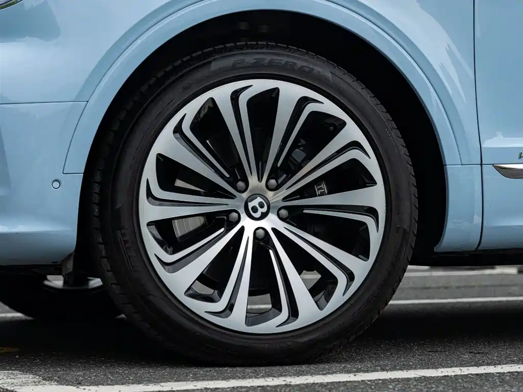 Bentayga 2022 4.0T V8 купить на сайте DeffCars