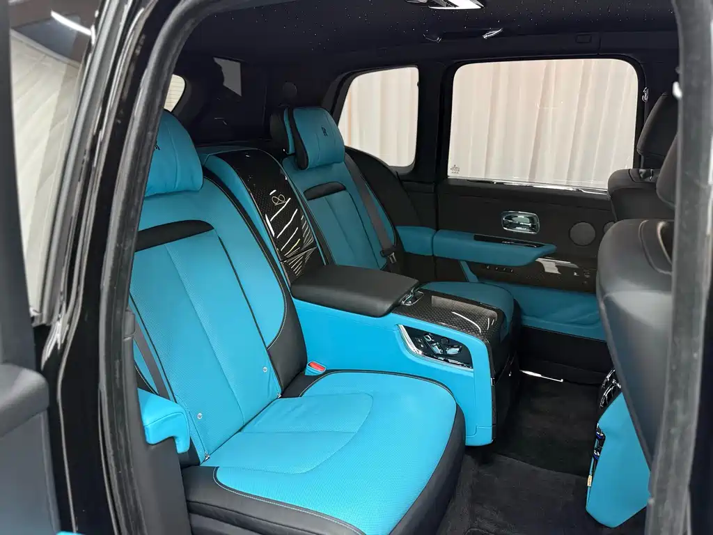 Cullinan 2020 Black Badge купить на сайте DeffCars