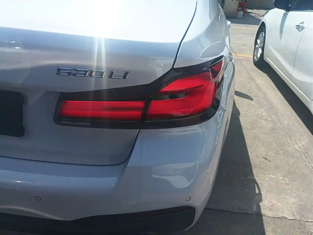 BMW 5 Series 2022 facelift 2 530Li leading M sports package купить на сайте DeffCars