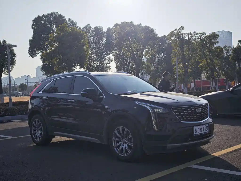 Cadillac XT4 2021 28T two-wheel drive luxury model купить на сайте DeffCars