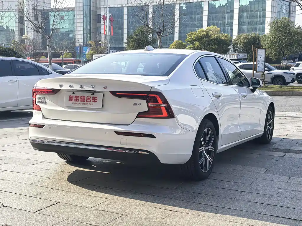 Volvo S60 2025 B4 Zhiyi Luxury Edition купить на сайте DeffCars