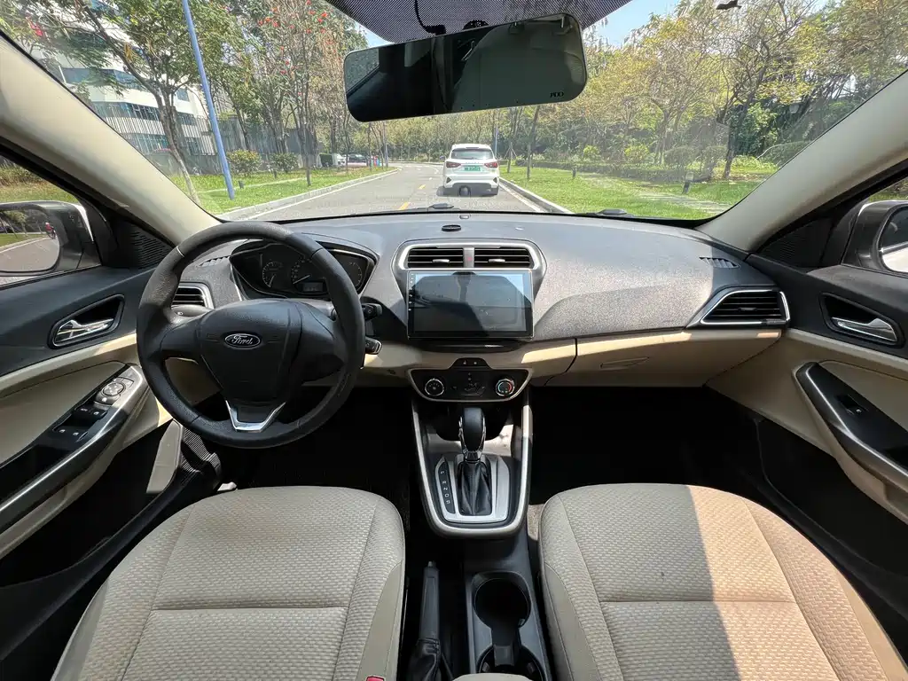 Escort 2017 facelift 1.5L automatic comfort model купить на сайте DeffCars