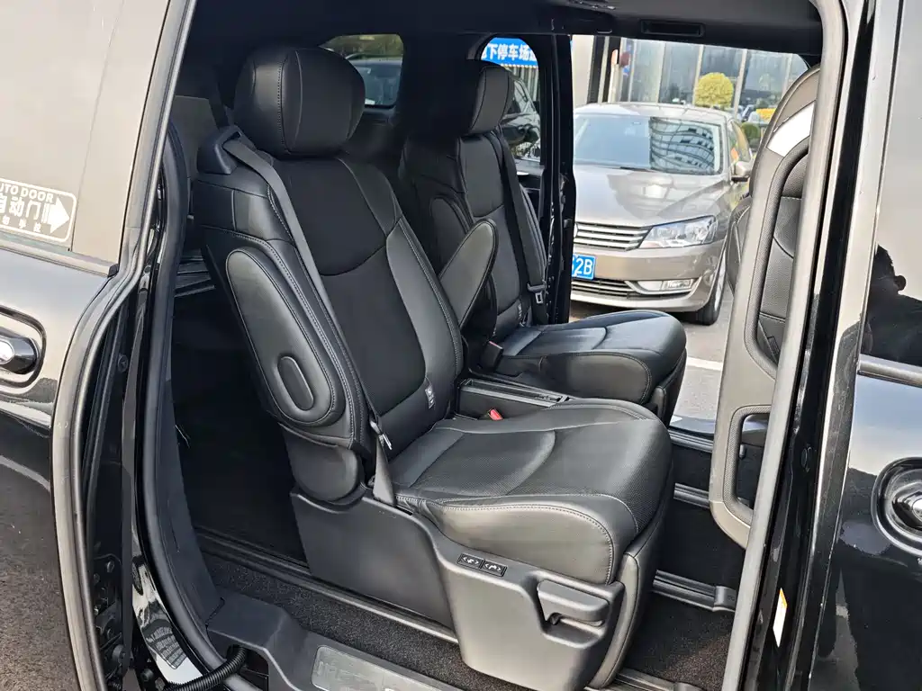 SIENNA 2023 2.5L Hybrid Premium Edition купить на сайте DeffCars