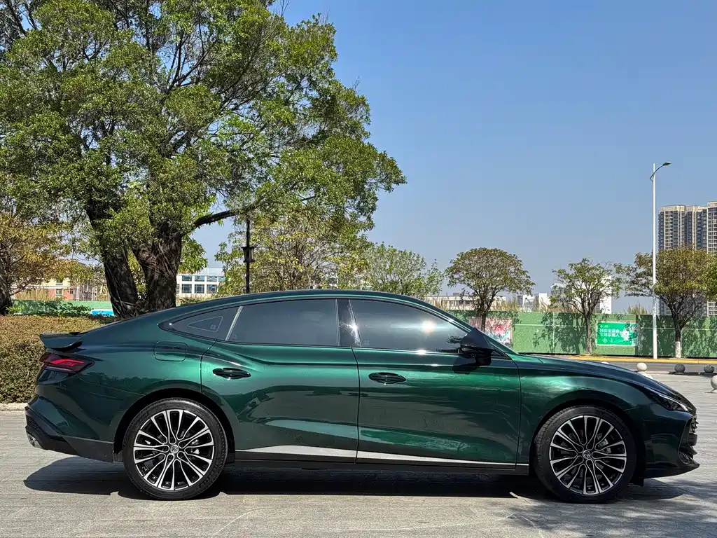 MG7 2023 2.0T Automatic Beauty Hunting Luxury Edition купить на сайте DeffCars