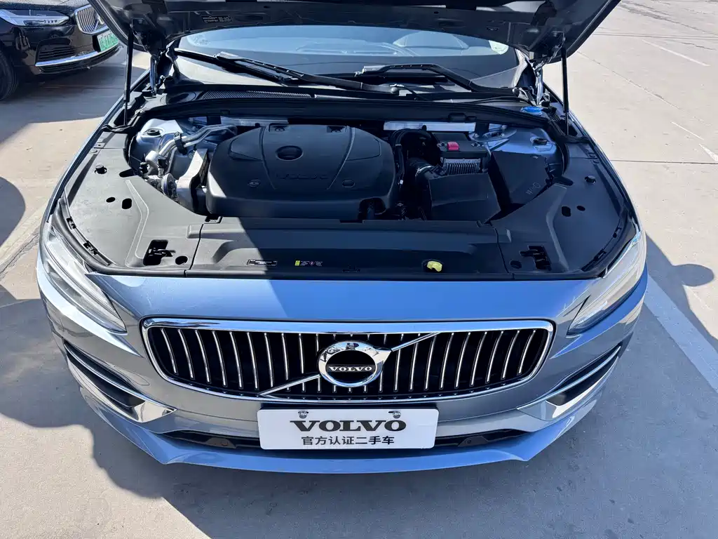 Volvo S90 2020 T5 Zhiyuan Luxury Edition купить на сайте DeffCars