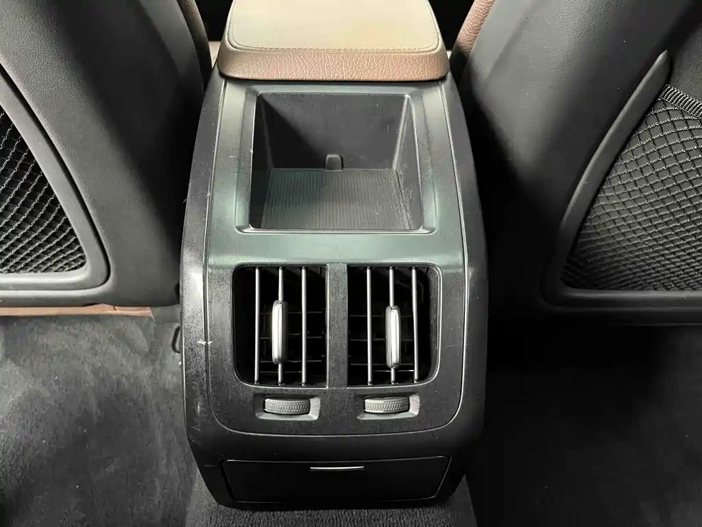 Volvo S90 2020 T5 Zhiyi Luxury Edition купить на сайте DeffCars