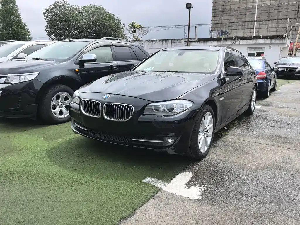 BMW 5 Series 2012 530Li Leading Model купить на сайте DeffCars