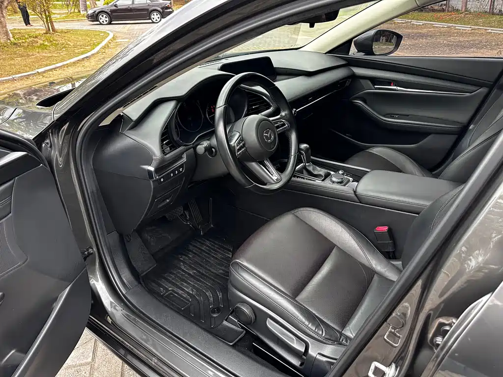 Mazda3 Angkesela 2020 2.0L Automatic Premium Edition купить на сайте DeffCars