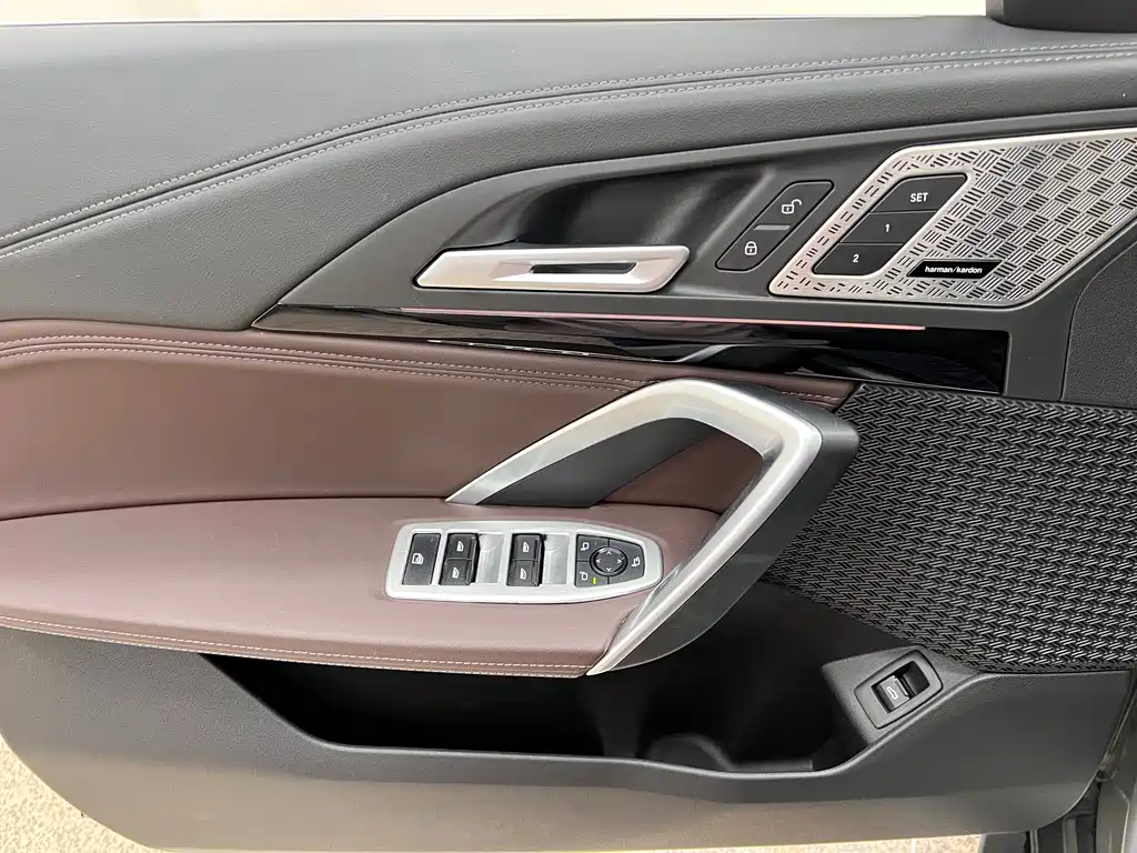 BMW X1 2023 sDrive25Li X Design Package купить на сайте DeffCars