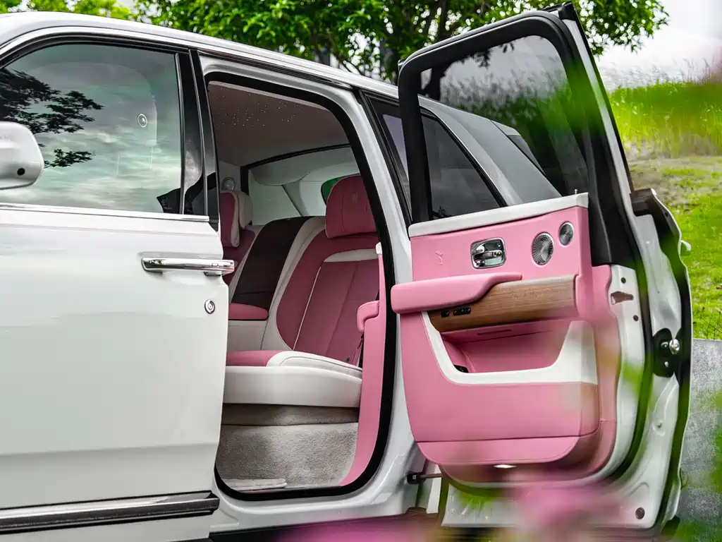 Cullinan 2018 four-seat version купить на сайте DeffCars