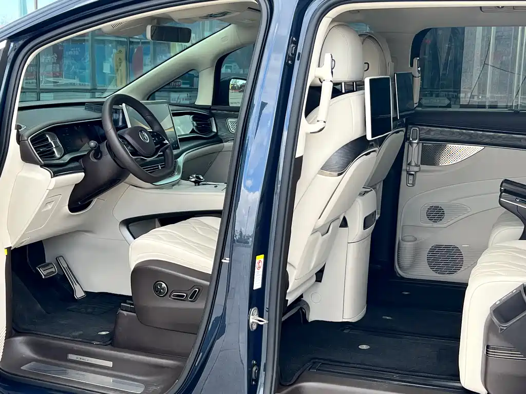 Denza D9 2025 DM-i smart driving version 1020 four-wheel drive premium type купить на сайте DeffCars