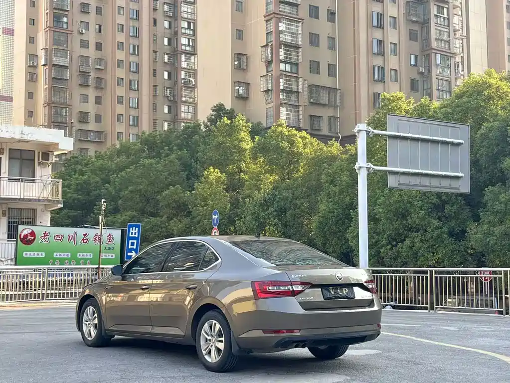 Superb 2016 TSI280 DSG forward version купить на сайте DeffCars