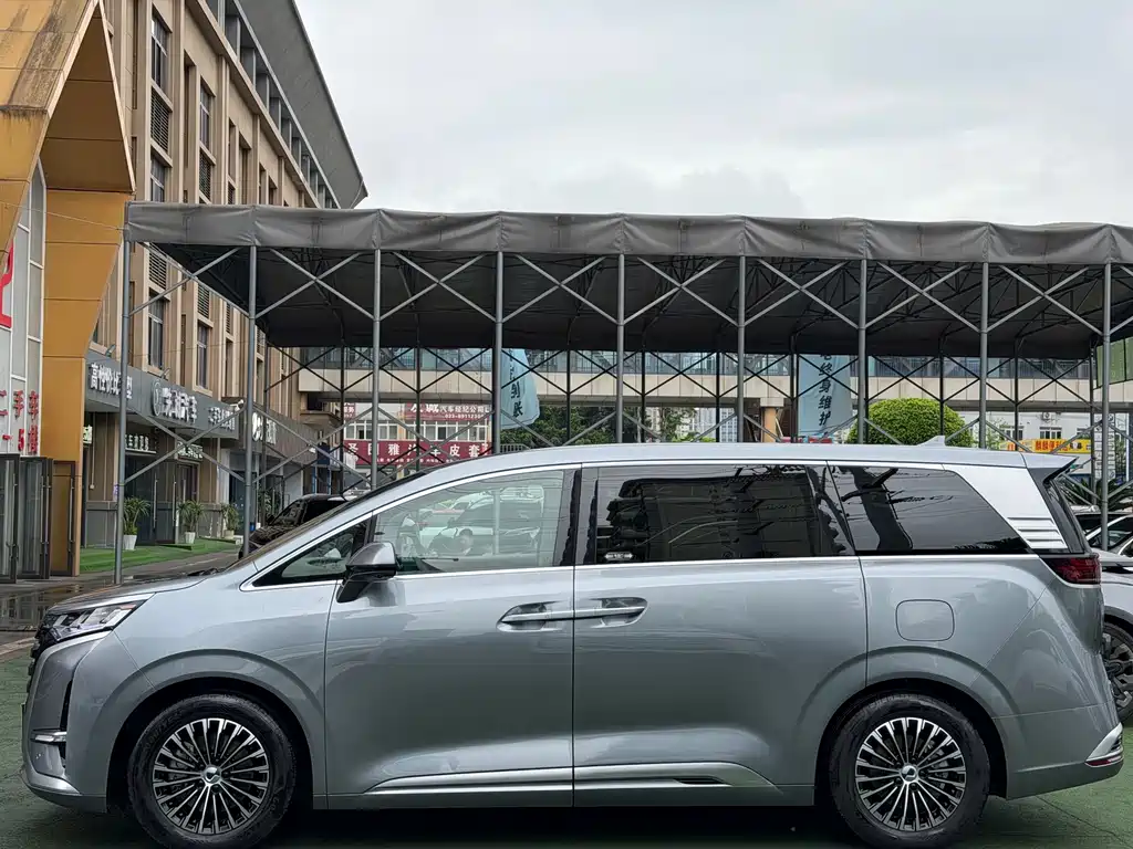 Denza D9 2022 DM-i 970 four-wheel drive premium model купить на сайте DeffCars