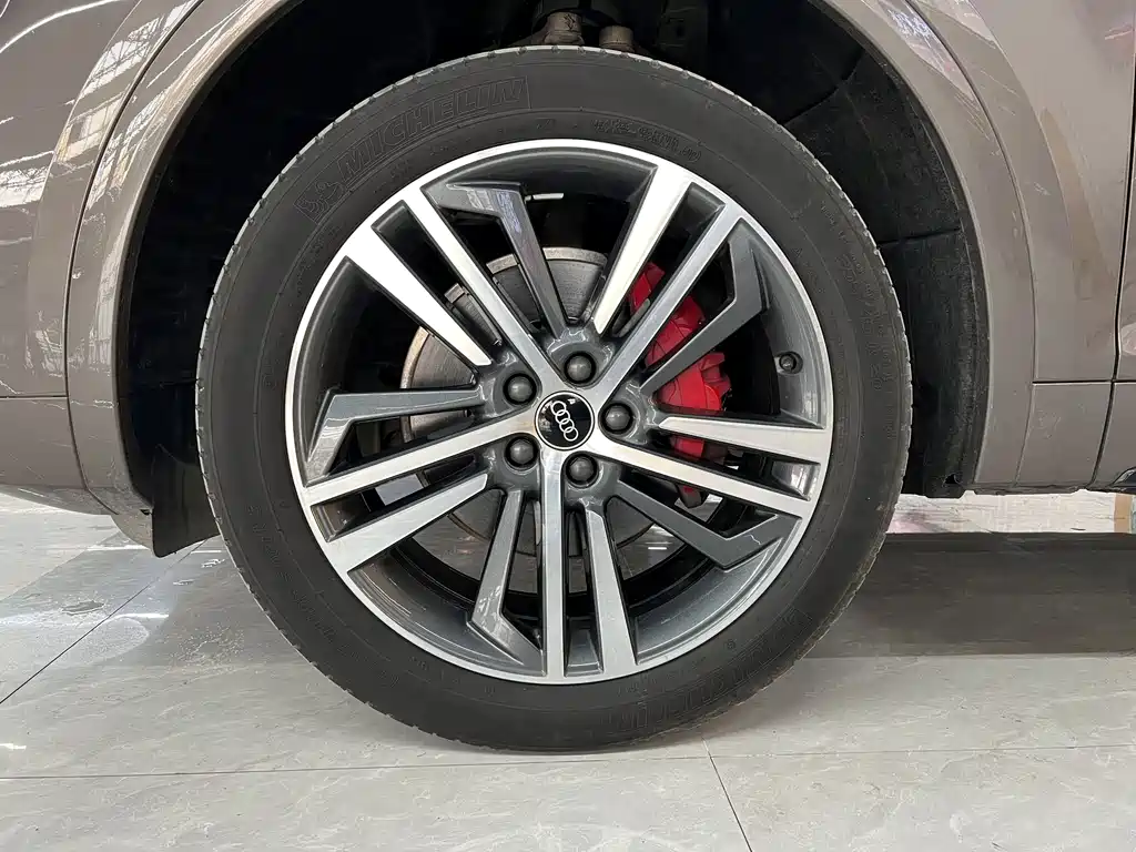 Audi Q5L 2022 40T luxury and dynamic model купить на сайте DeffCars