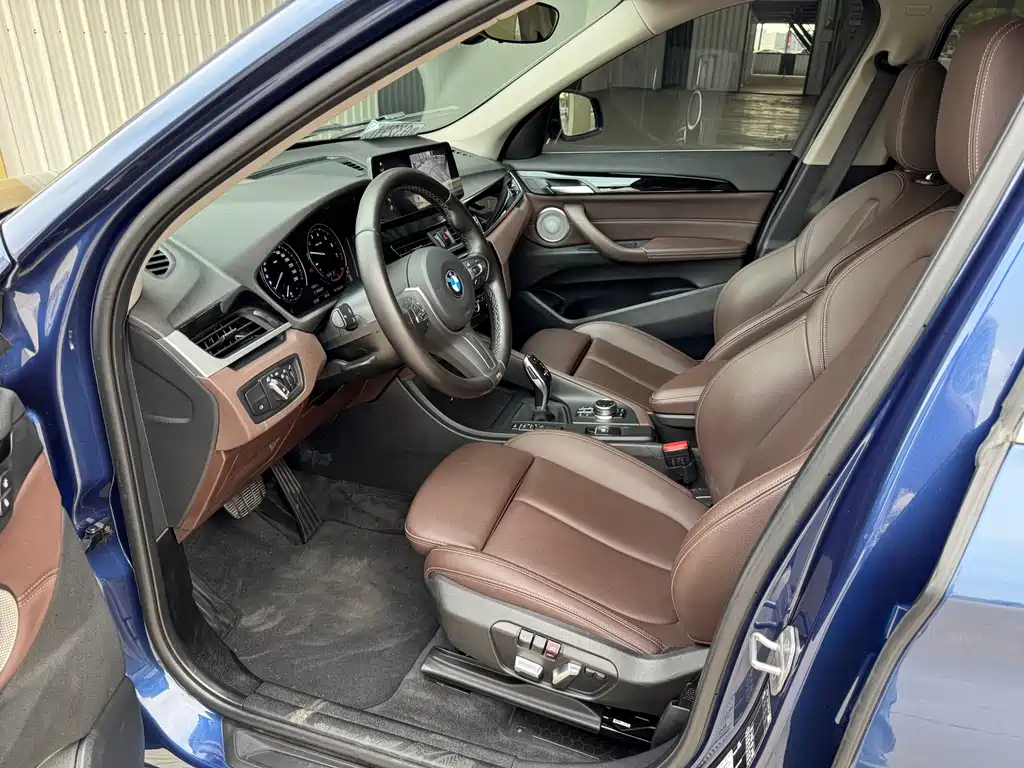 BMW X1 2022 sDrive25Li Leading Model купить на сайте DeffCars