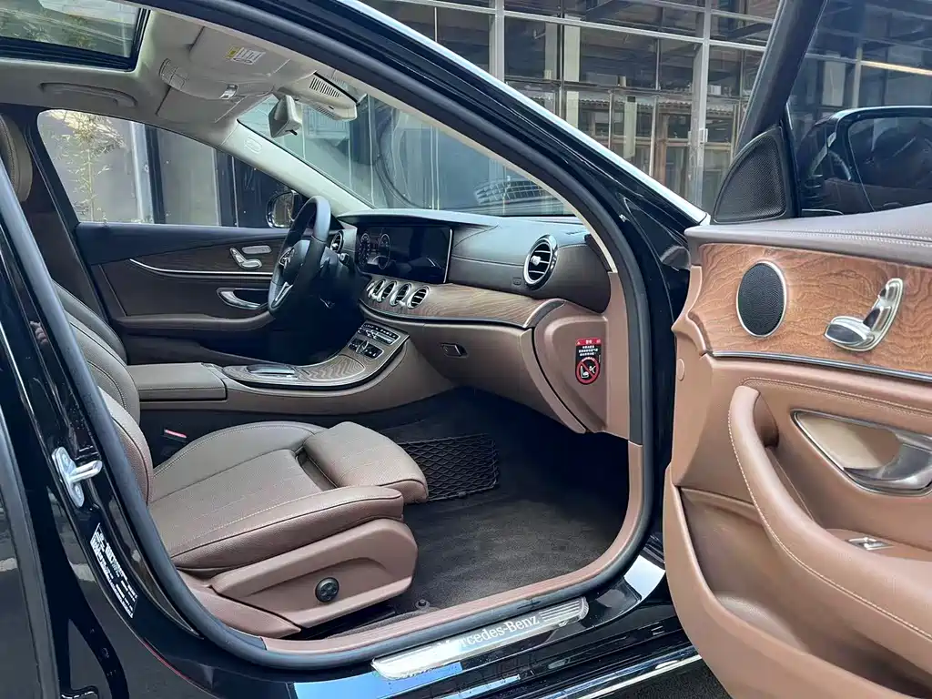 Mercedes-Benz E-Class 2019 E 200 L купить на сайте DeffCars