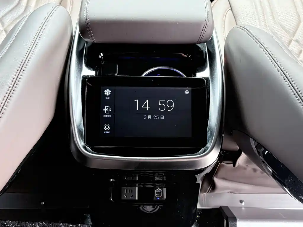 Vito 2021 2.0T Business Edition 7 seats купить на сайте DeffCars